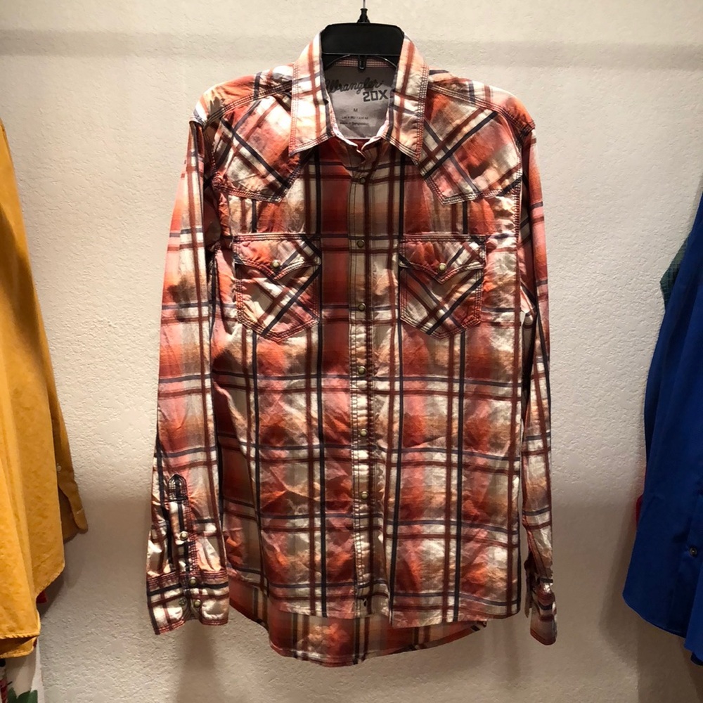 Wrangler men’s copper button-up shirt